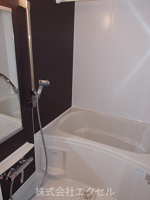 バス・シャワールーム　追い焚き付きです。