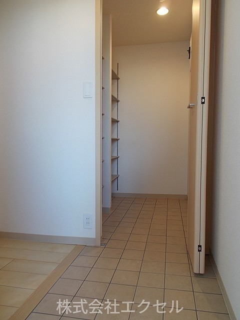 玄関　シューズボックス完備です。