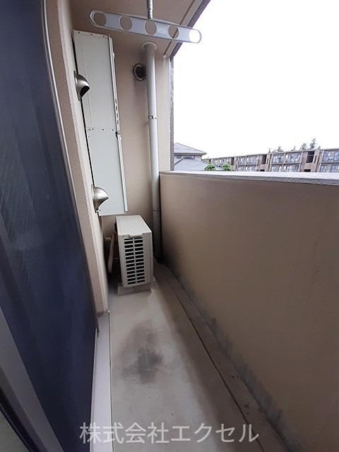 バルコニー　南向きで日当たり良好です。