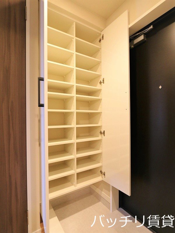 玄関　別号室イメージの為、現状を優先致します