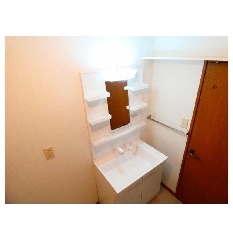 洗面設備　シャンプードレッサー付き洗面台