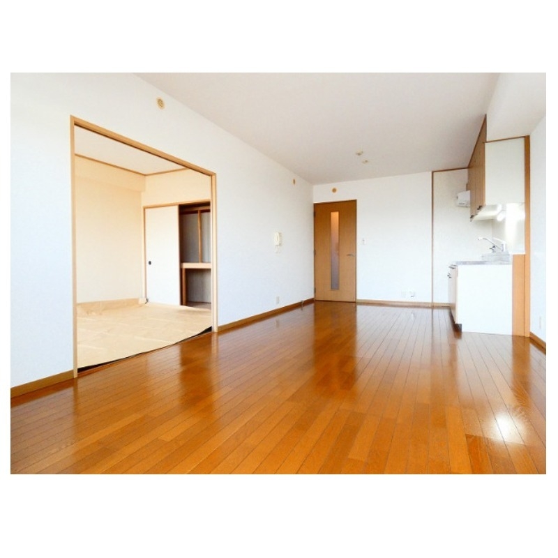 居室・リビング　開放感のある広いリビング