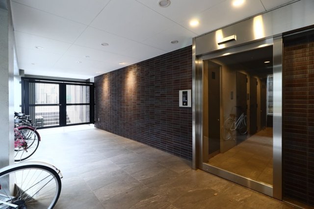 エントランス　建物の内部です