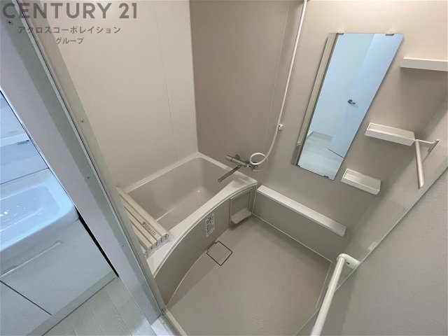 バス・シャワールーム　シンプルで機能的な浴室♪