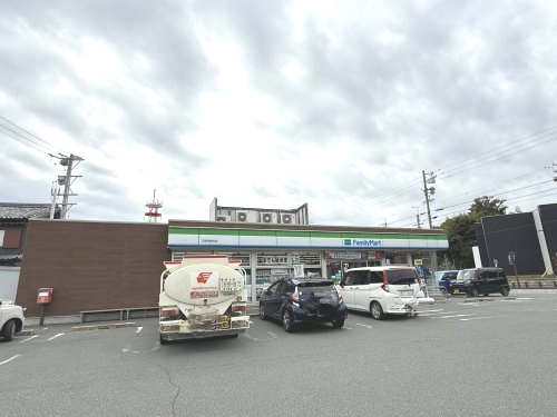コンビニ　ファミリーマート田原南晩田店（コンビニ）まで776m