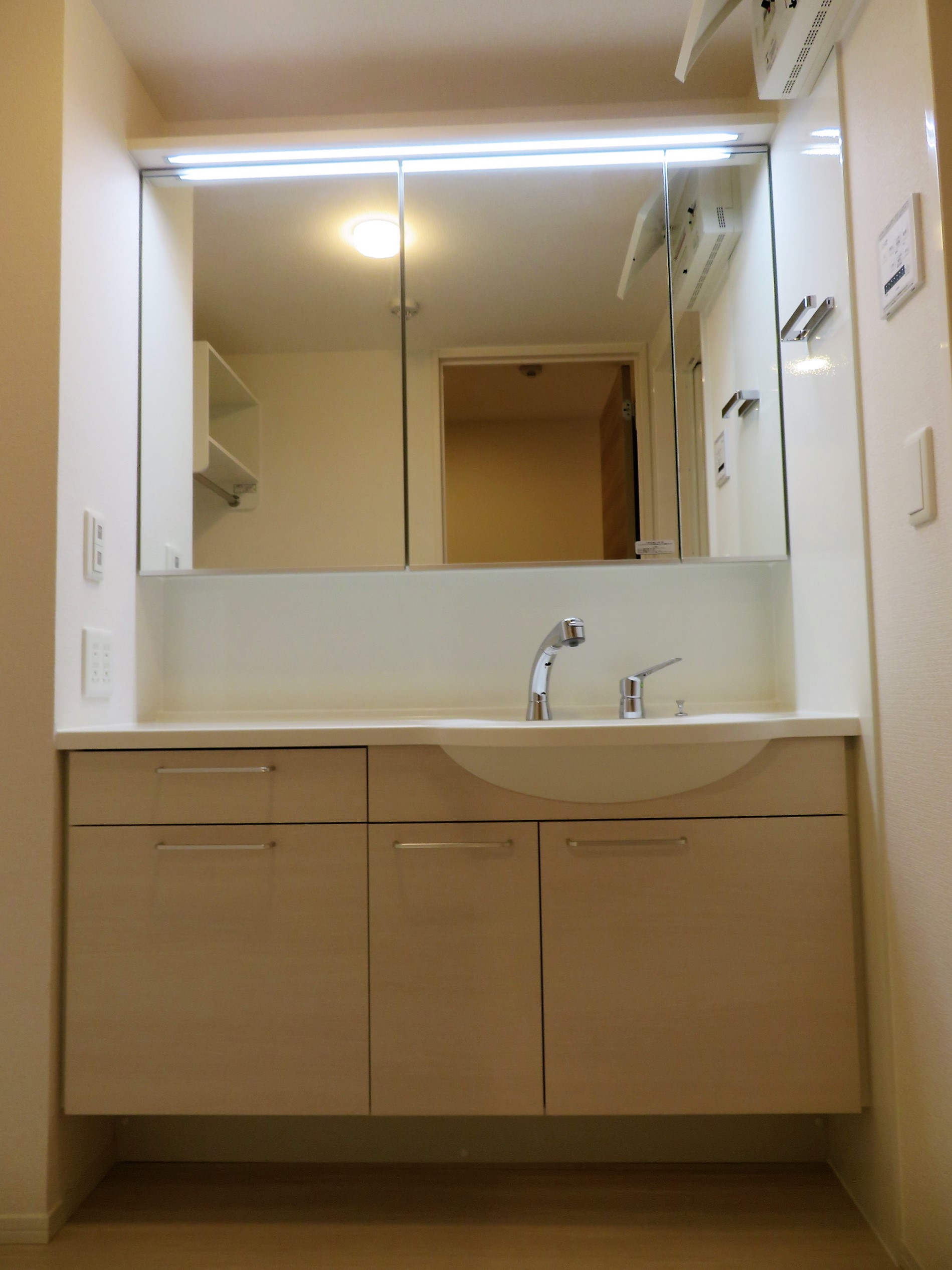 洗面設備　大型洗面台は人気な設備です！