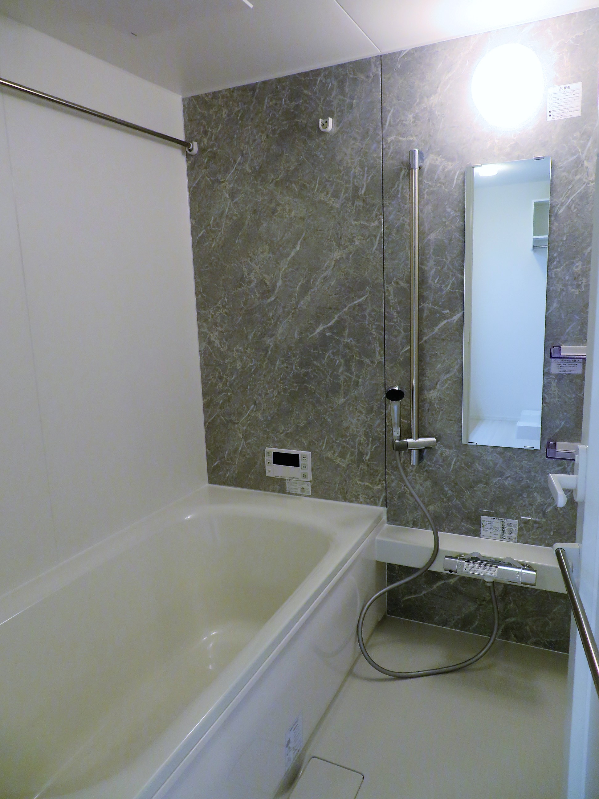 バス・シャワールーム　ゆっくりつかれる一坪風呂♪