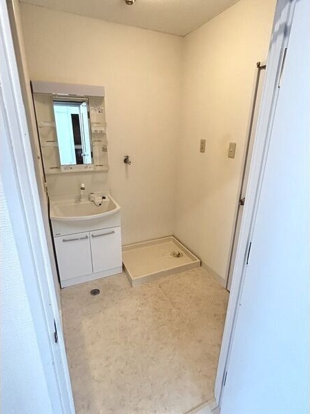 洗面設備　写真は類似です。