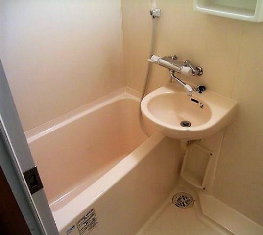 バス・シャワールーム　バス・トイレ別　浴室乾燥機