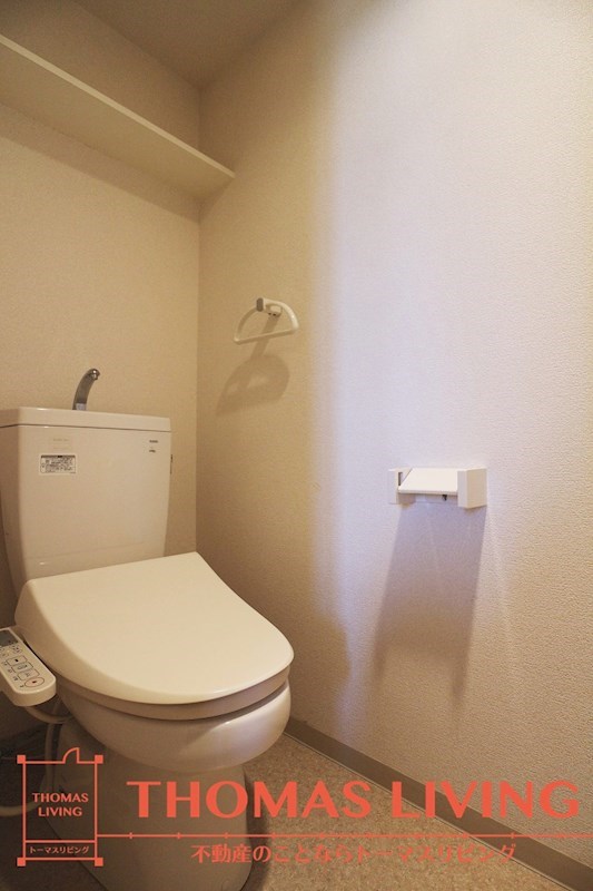 トイレ　実際の写真を準備中の為、同じ建物の別室写真です。参考下さい。