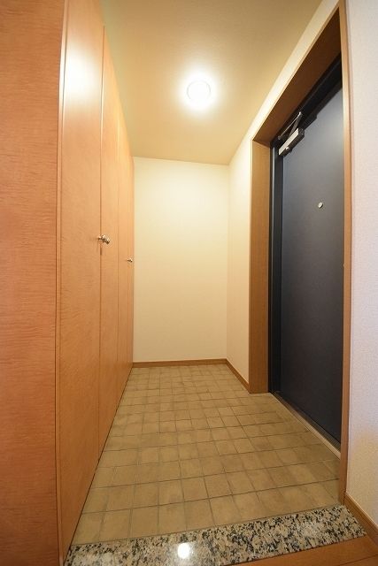 玄関　★大容量のシューズボックス付きの玄関です★