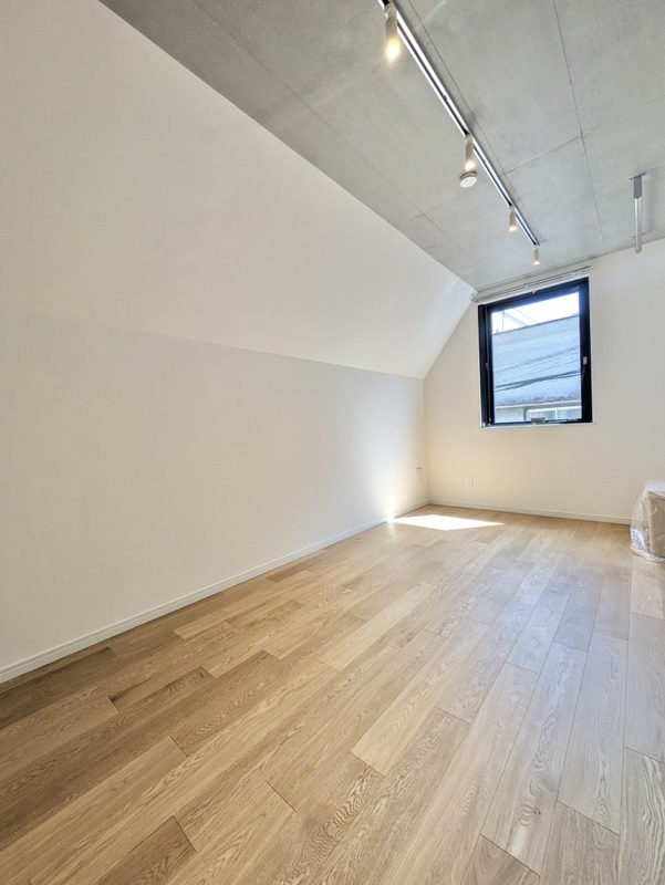 その他部屋・スペース　明るい床材がお部屋を広く見せます