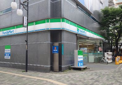 コンビニ　ファミリーマート 弁天町駅前店（コンビニ）まで450m