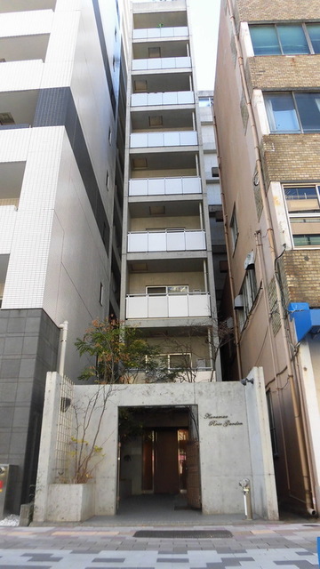 建物外観　１０階建ての賃貸マンション