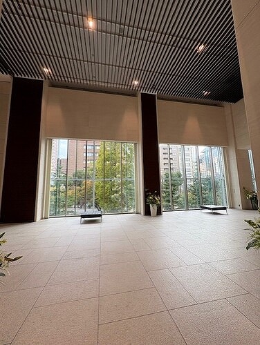 エントランス　エントランスホール