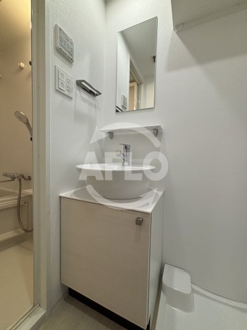 洗面設備　エスリードレジデンス梅田グランゲート　独立洗面台