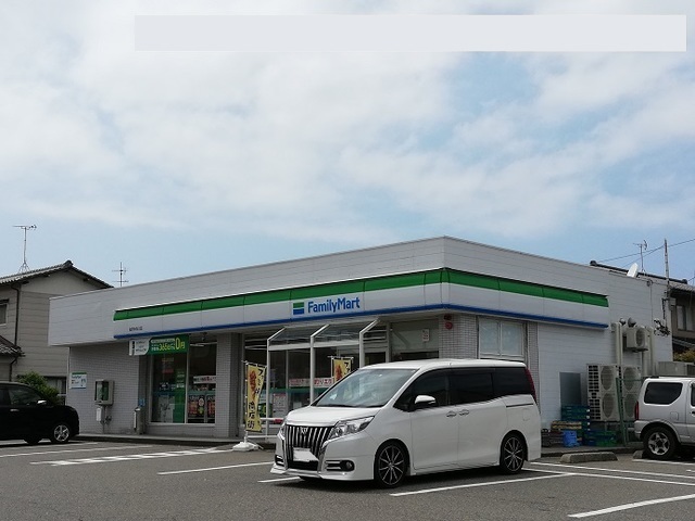 コンビニ　ファミリーマート金沢みなと店（コンビニ）まで1200m