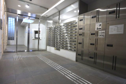 ロビー　宅配ボックス完備