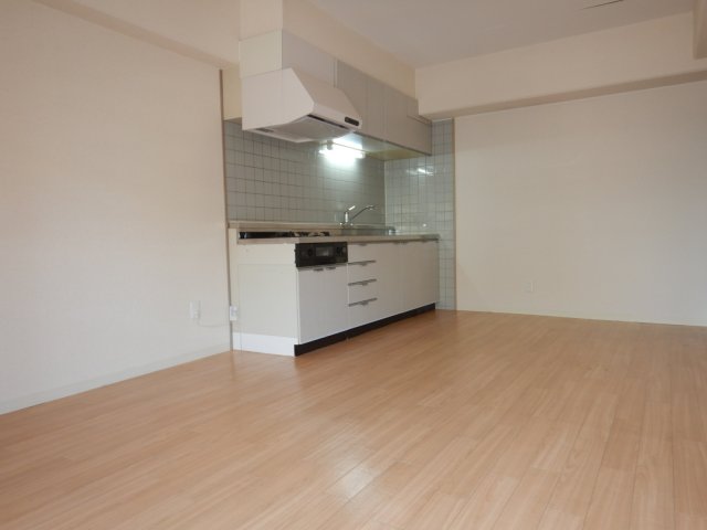 居室・リビング　岡山市中区倉田　ネクスト倉田西館　3LDK　居間・リビング