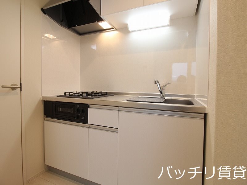 キッチン　別号室タイプの為、現状を優先致します。