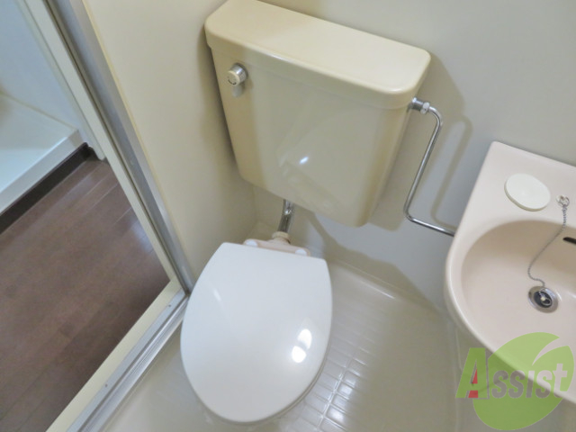 トイレ　こちらはトイレです。清潔感があり、安心して使用できます。