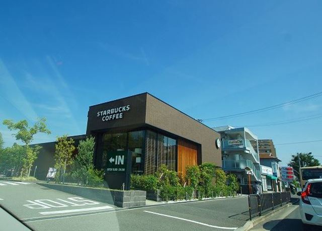 飲食店　スターバックスコーヒー吹田山田店（飲食店）まで608m