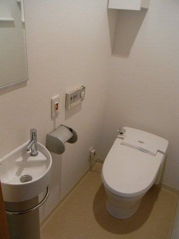 トイレ　温水洗浄機能付き暖房便座