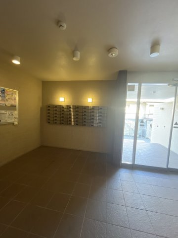 エントランス　ゆとりのあるエントランスです