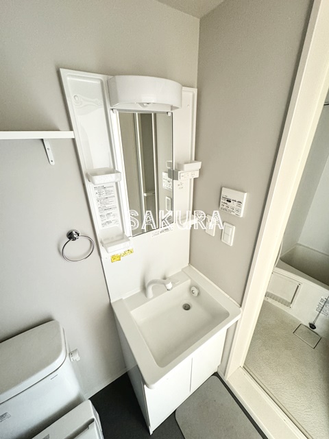 洗面設備　身支度に欠かせない独立洗面台♪