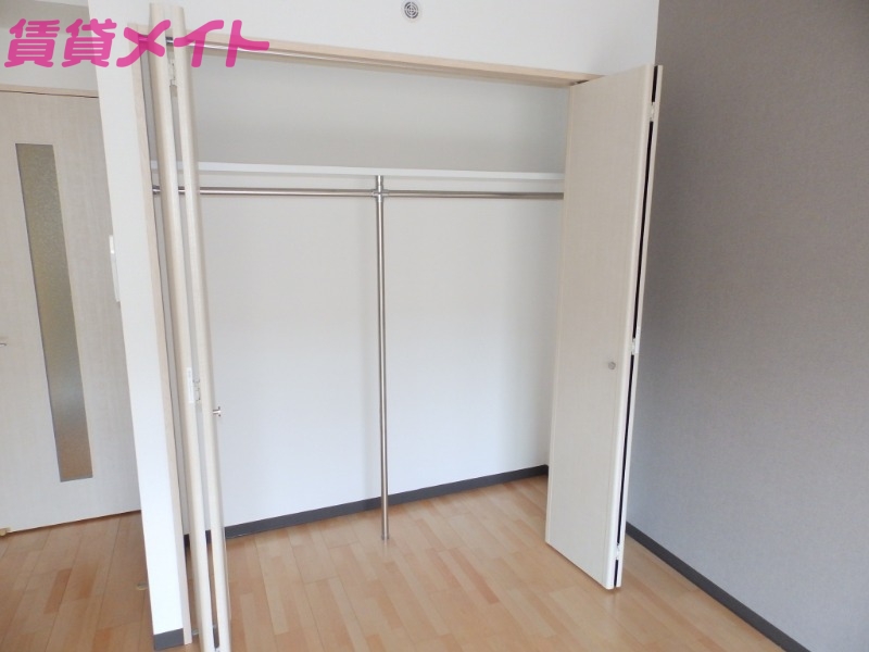 収納　同型参考写真