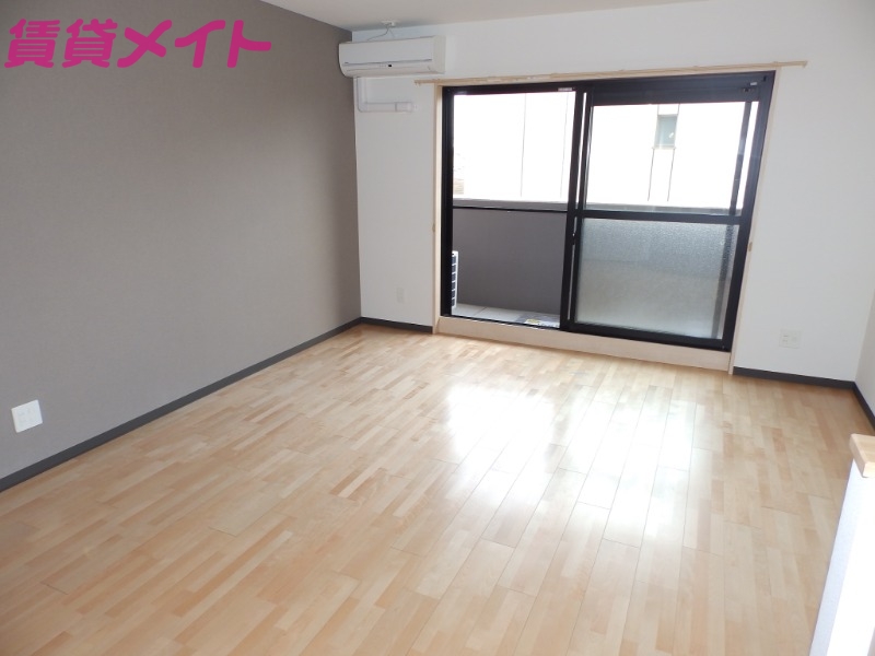 居室・リビング　同型参考写真