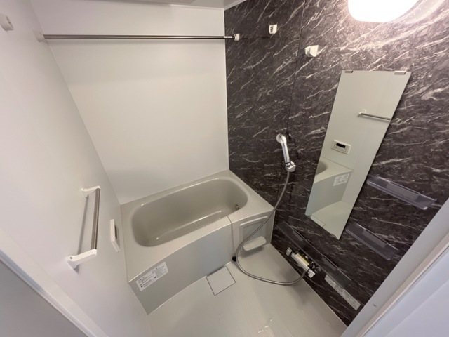 バス・シャワールーム　追焚き給湯・浴室換気乾燥機付き