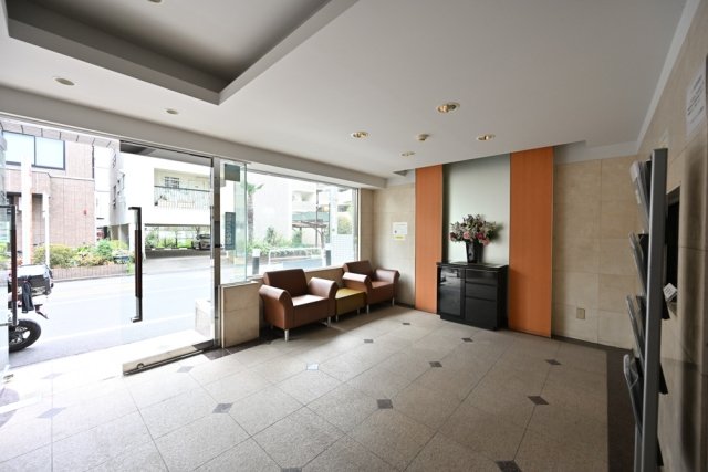 エントランス　清潔なエントランスです