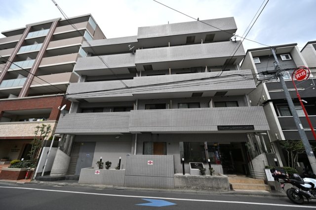建物外観　落ち着いた雰囲気の外観です