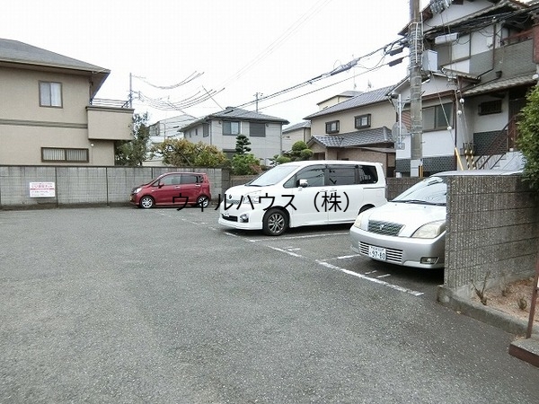 駐車場　敷地内駐車場！