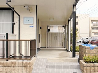 セキュリティ　オートロックゲート付き