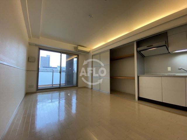 居室・リビング　ロイヤルパークス桃坂　リビング