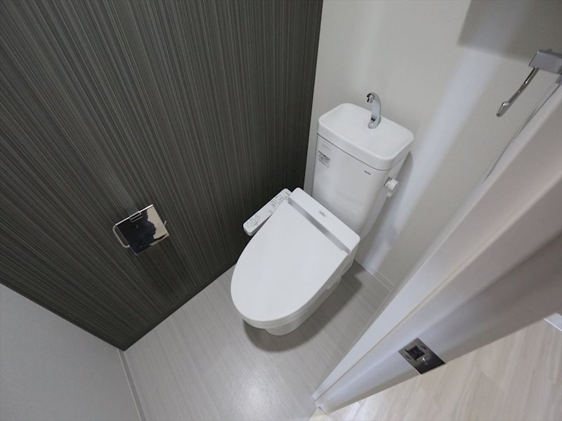 トイレ　温水洗浄暖房便座付トイレ