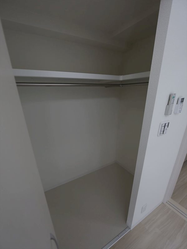 収納　ウォークインクローゼット（収納充実してます）