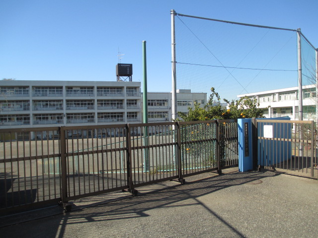 小学校　横浜市立山元小学校（小学校）まで493m