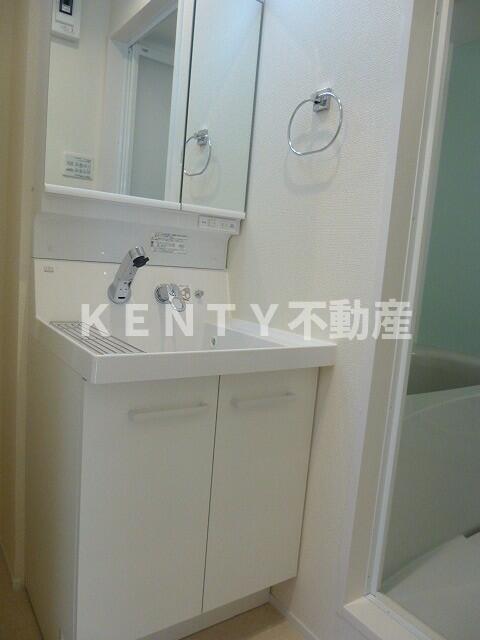 洗面設備　脱衣スペースもあります