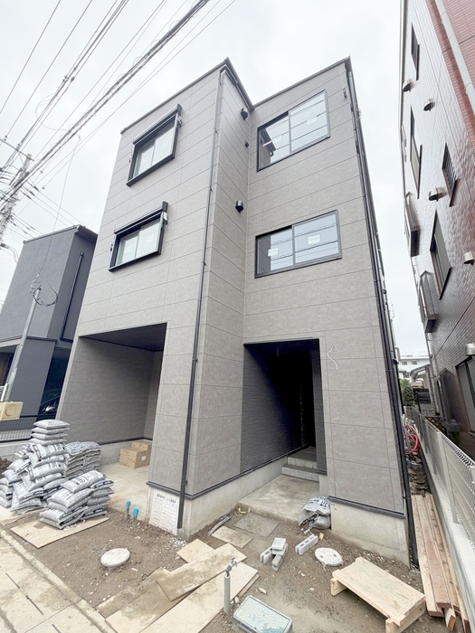 建物外観　建築中