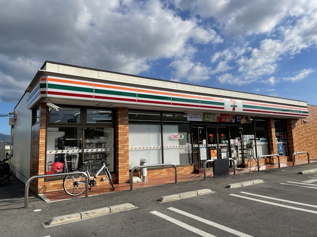 コンビニ　セブンイレブン愛知川豊満店（コンビニ）まで1653m