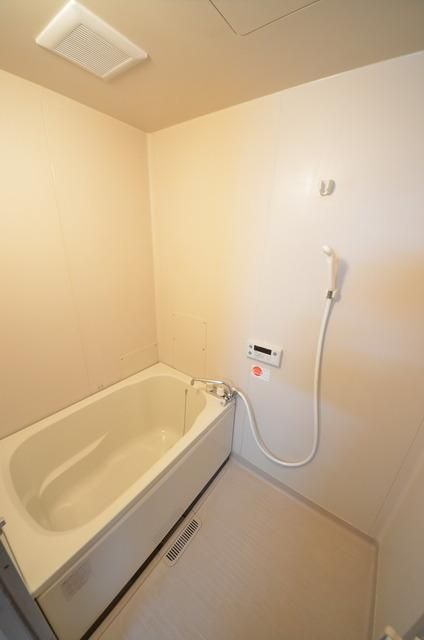 バス・シャワールーム　浴槽