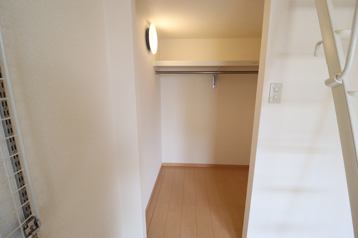 収納　ウォークインクローゼット仕様