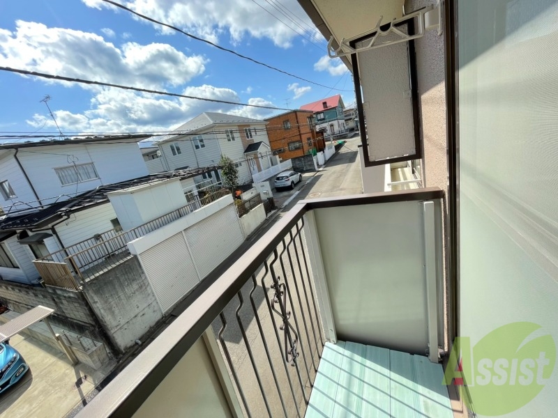 バルコニー　バルコニーがあるので洗濯物は外に干せそうですね～