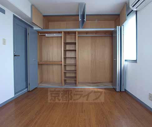 収納　壁一面の収納です。