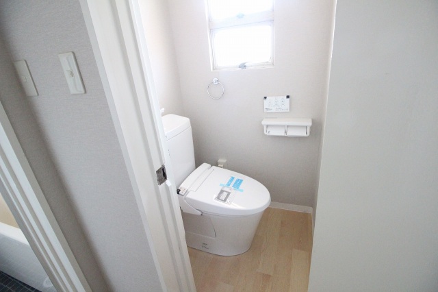 トイレ　トイレ（リフォーム済）