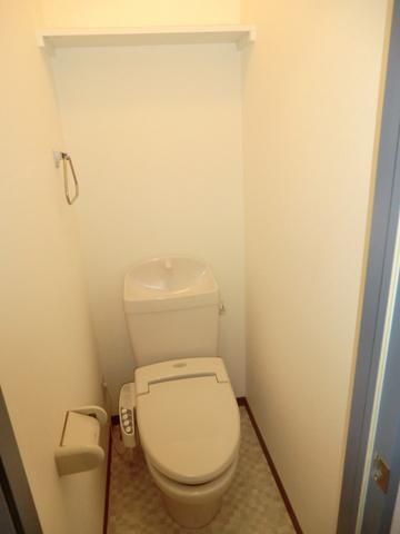 トイレ　洗浄暖房便座