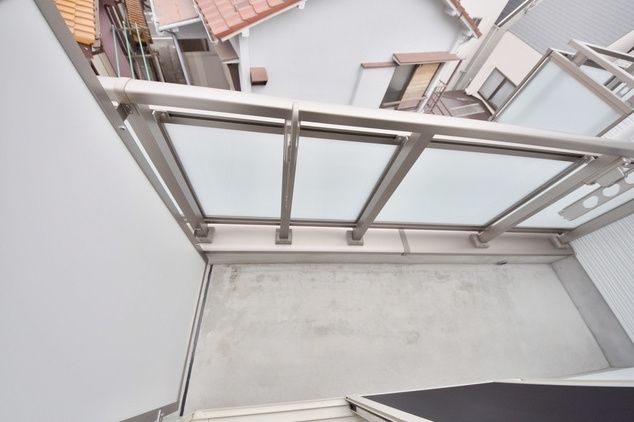 バルコニー　お洗濯にも便利なバルコニー付き!